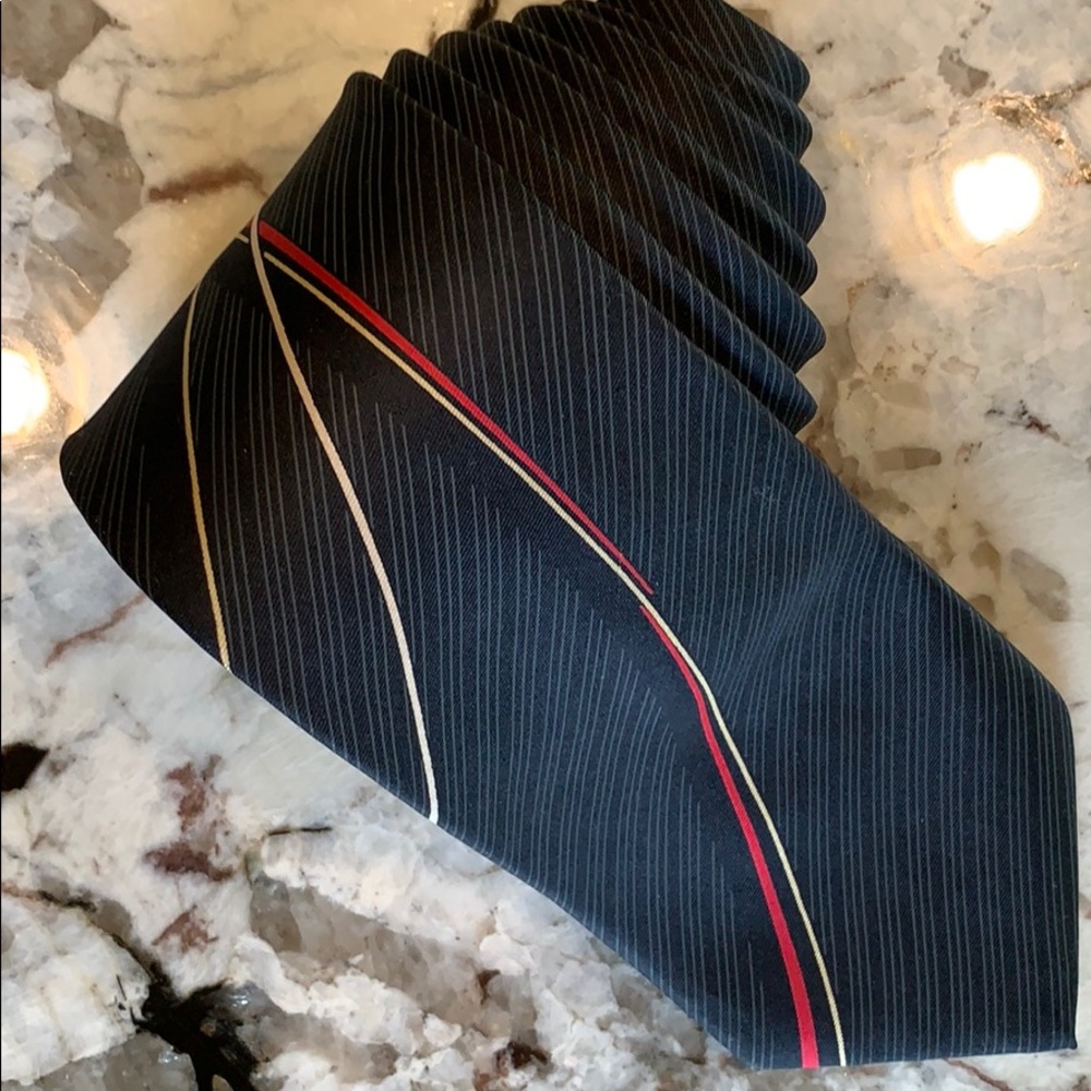 Bachrach tie black red gray